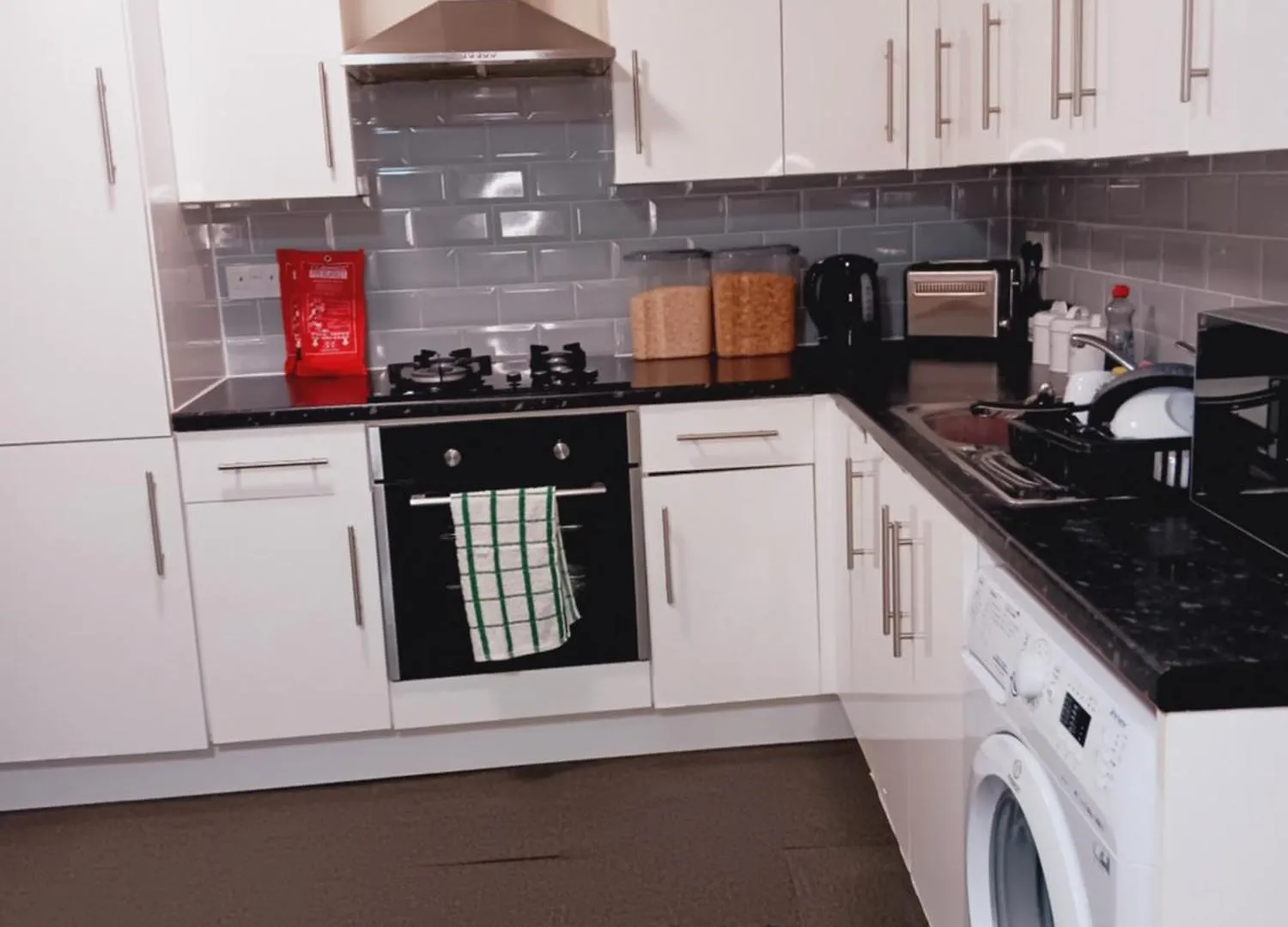 Hounslow High Street Rooms With Netflix Konukevi